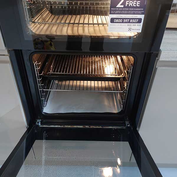 Electric-Oven-Cleaning-by-Lucan-Housekeeping---Example-1