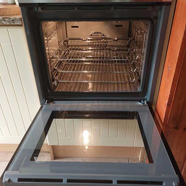 Single-Oven-Cleaning-by-Lucan-Housekeeping---Example-2